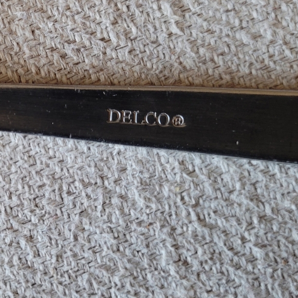 Delco Vintage Flatare Set of 3 Dinner Fork and One Dinner Knife - Picture 3 of 3